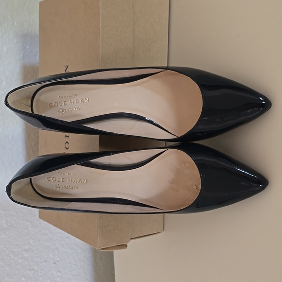 NWT, Cole Haan Navy Blue kitten heels,sz 5.5 - Picture 6 of 8